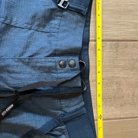 CARHARTT #C51118 Med
WOMEN'S RUGGED FLEX® RIPSTOP UTILITY CARGO SCRUB PANT EC - Picture 4 of 13